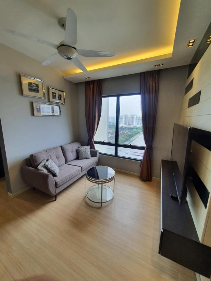 דירות Usj One Subang Jaya By Widebed מראה חיצוני תמונה