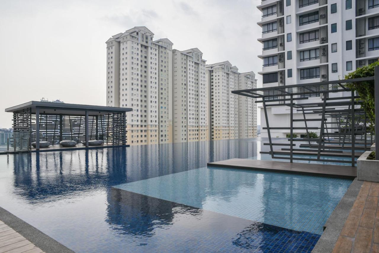 דירות Usj One Subang Jaya By Widebed מראה חיצוני תמונה